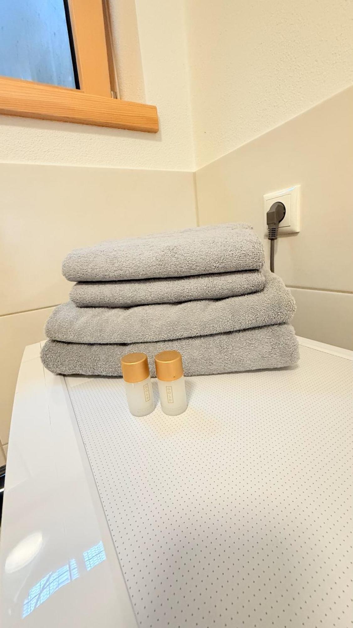 Apartmenthaus Am Erlbach Buch am Erlbach Bagian luar foto