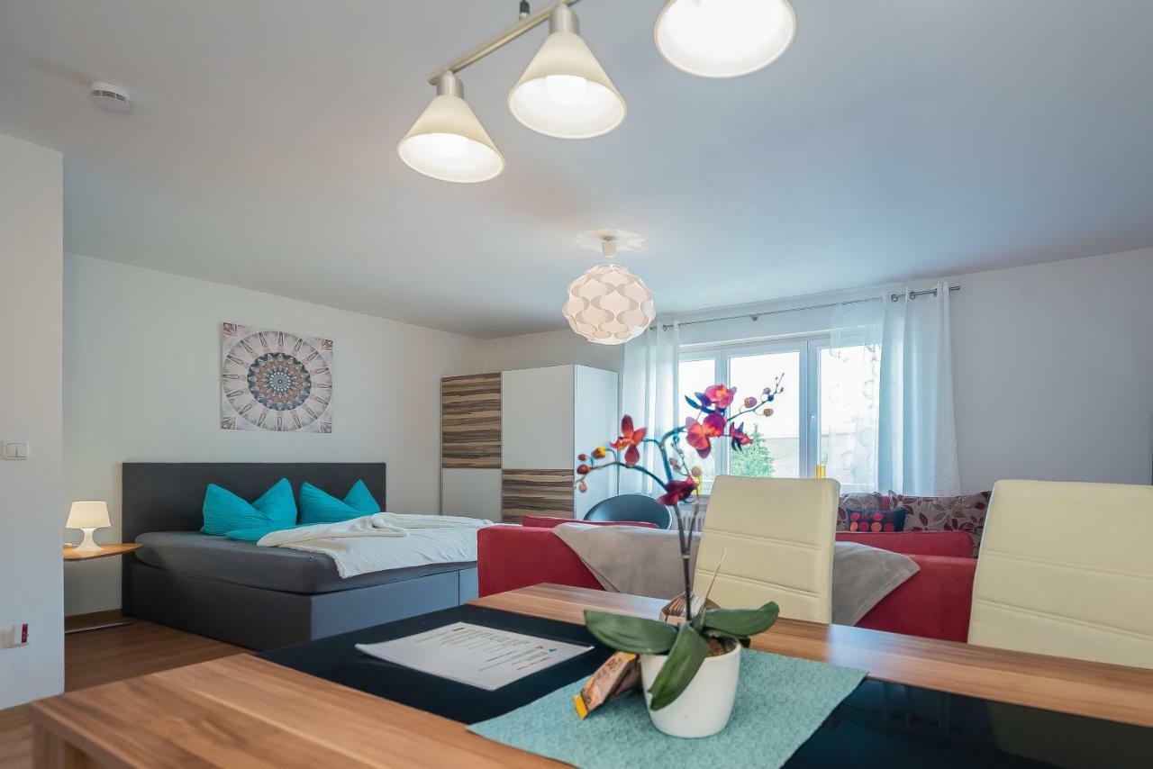 Apartmenthaus Am Erlbach Buch am Erlbach Bagian luar foto
